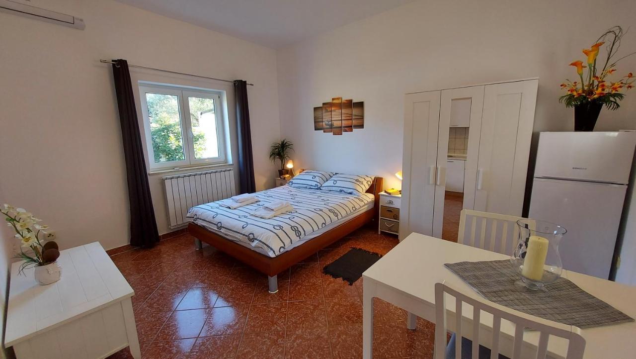 Soline Ada Apartamento Pjescana Uvala Exterior foto