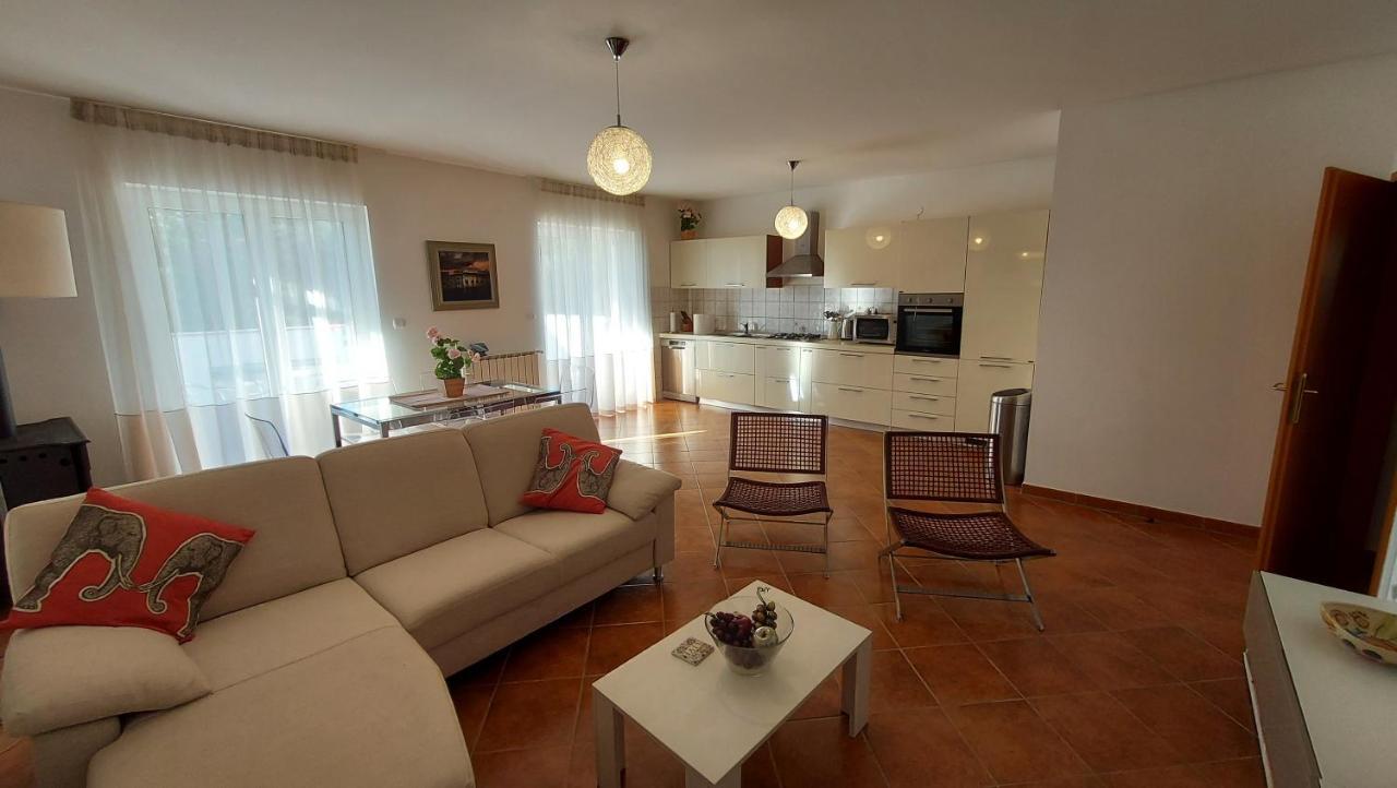 Soline Ada Apartamento Pjescana Uvala Exterior foto