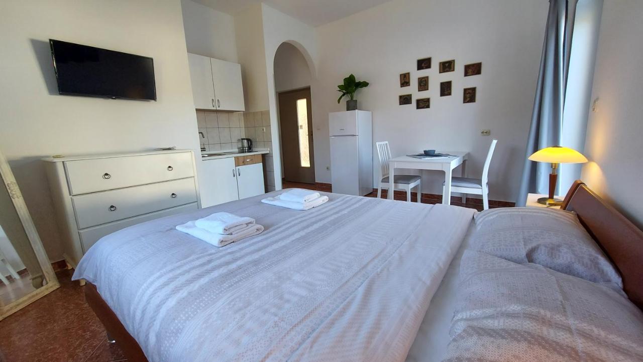 Soline Ada Apartamento Pjescana Uvala Exterior foto